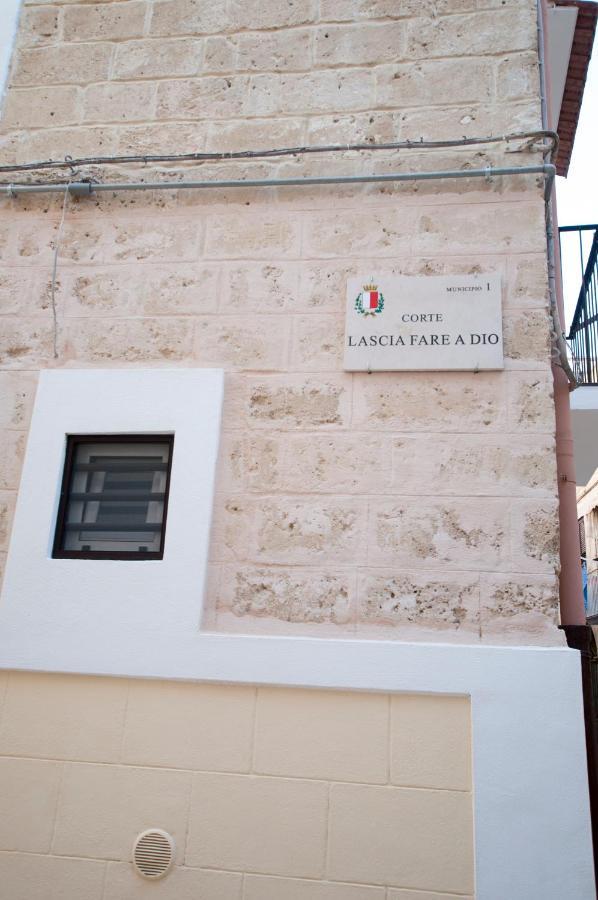 Just Here Apartments - Lascia Fare A Dio باري المظهر الخارجي الصورة